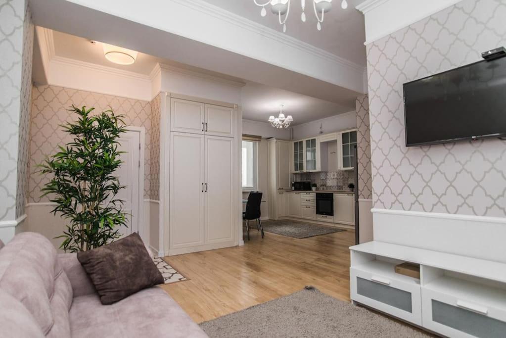 Grand Excelent New Ultra Central Apartments Chişinău Eksteriør billede