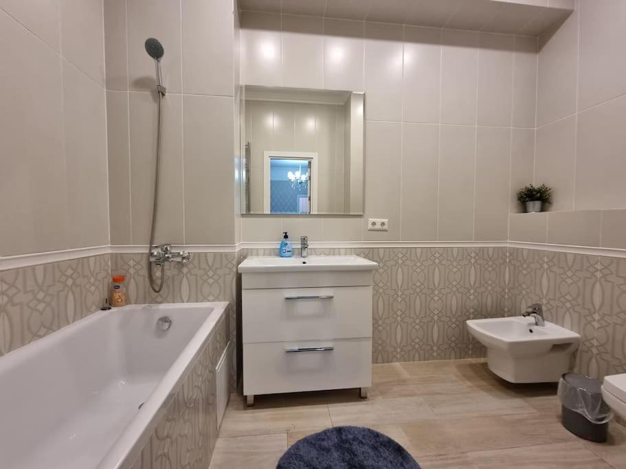 Grand Excelent New Ultra Central Apartments Chişinău Eksteriør billede
