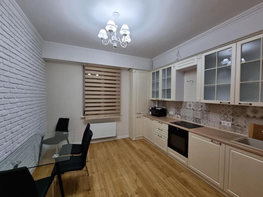 Grand Excelent New Ultra Central Apartments Chişinău Eksteriør billede