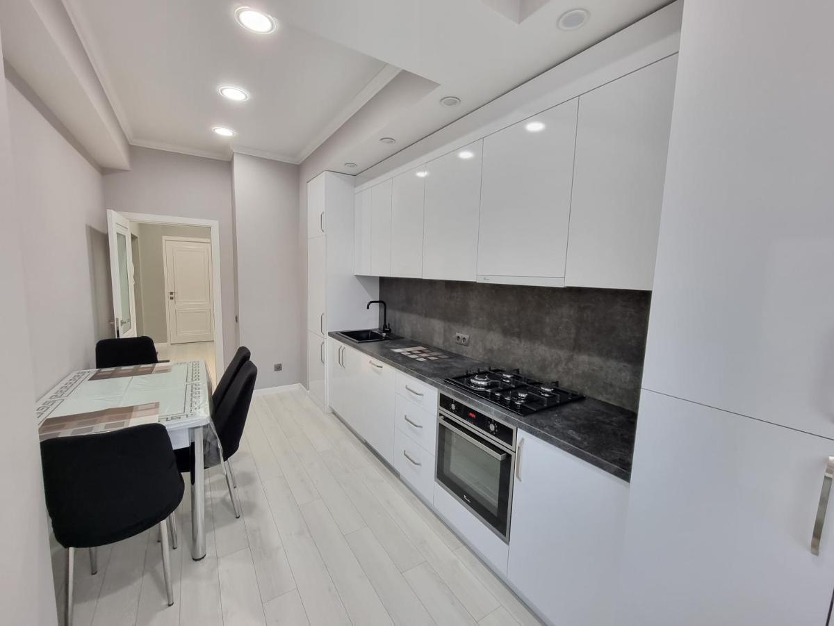 Grand Excelent New Ultra Central Apartments Chişinău Eksteriør billede